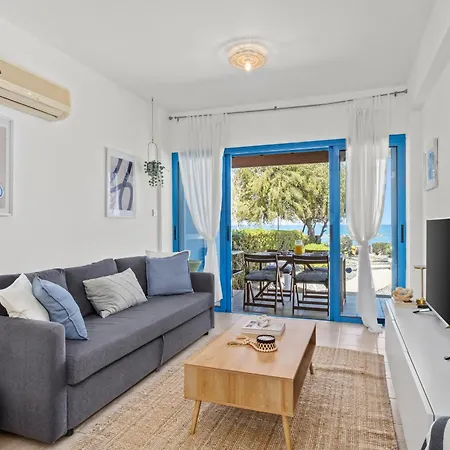 Aura Beachfront By Nomads Holiday home
