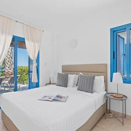 Aura Beachfront By Nomads *