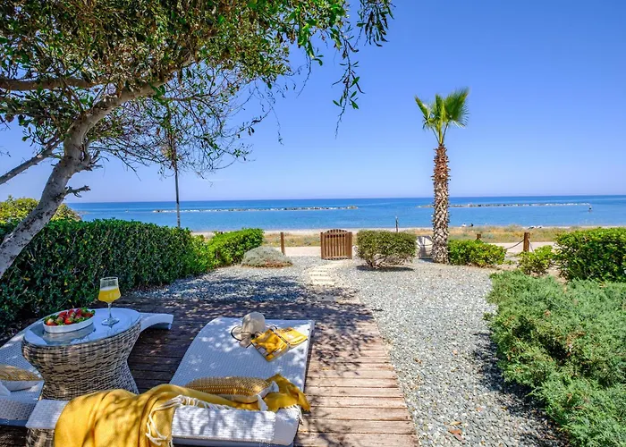 Aura Beachfront By Nomads *