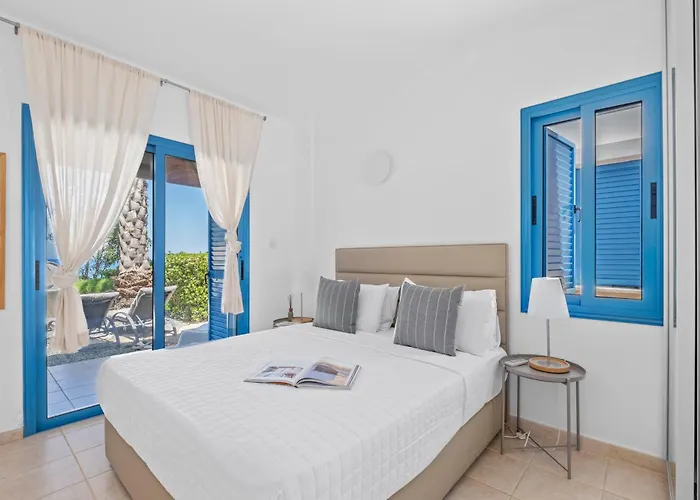 Aura Beachfront By Nomads *