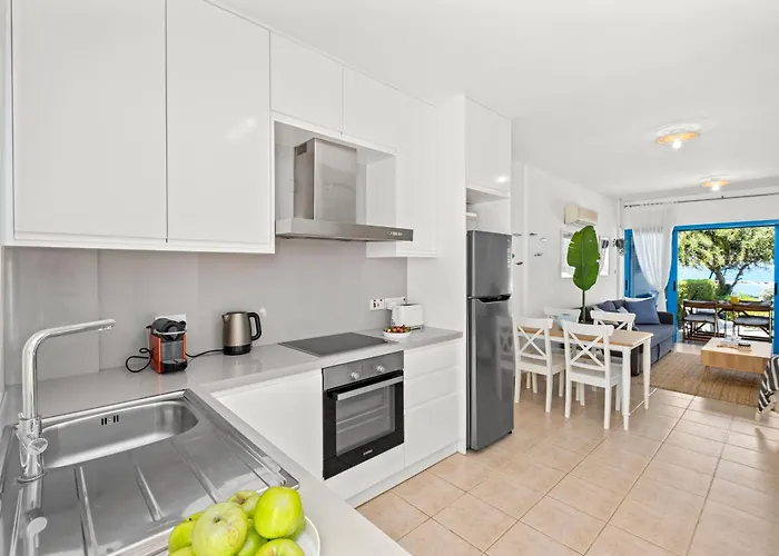 Aura Beachfront By Nomads 別荘 Polis