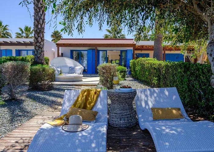 Aura Beachfront By Nomads 別荘 Polis